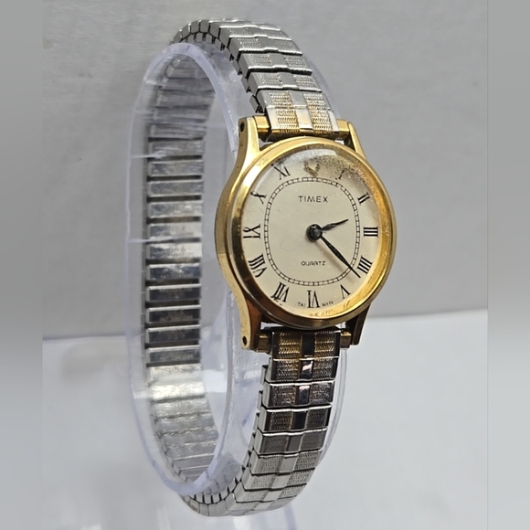 Womens Vintage Timex Q Watch 23mm Gold Silver Two Tone Stretch Band New Battery - Picture 3 of 13